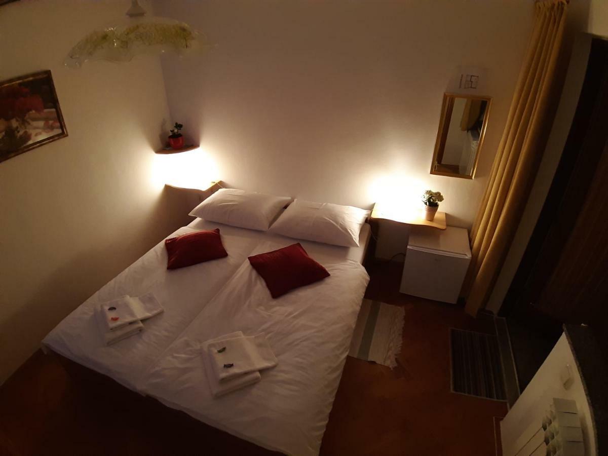 House Osana Hotel Grabovac  Buitenkant foto